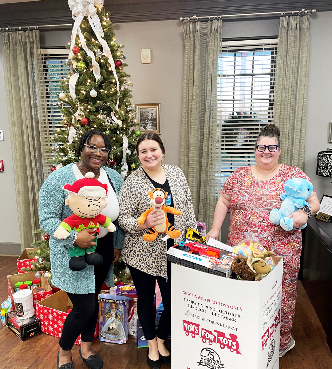 banksouth watkinsville team members collecting toys for tots