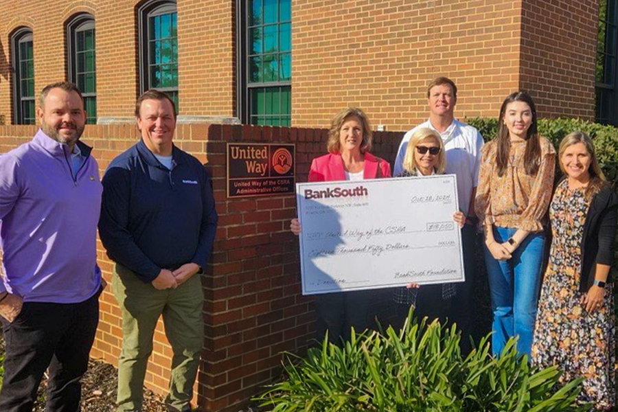 United Way of the CRRA Donation 2024 – Alan and Riley Rabun, Debra Taylor and Sharon Simons of BankSouth Mortgage and Jim Strickland and Kenny Dray of BankSouth presented team members at United Way of CSRA with a check for $18,050 to support relief efforts in the Augusta region due to Hurricane Helene.