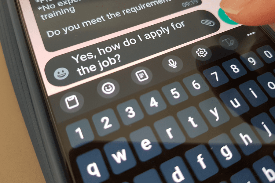 phone text thread showing unsolicited job offer